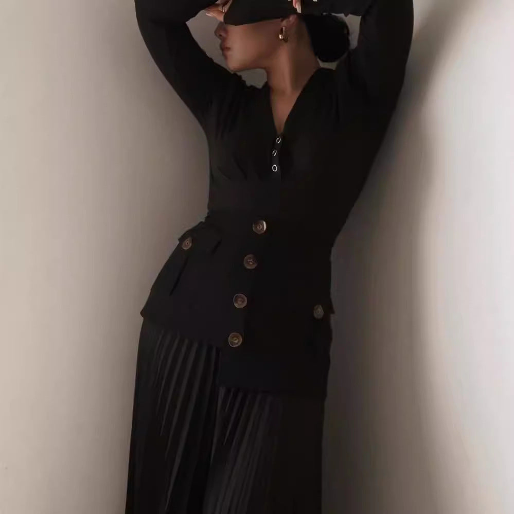 Pleated Skirt with Multi-button Pocket Design for Versatile Styling