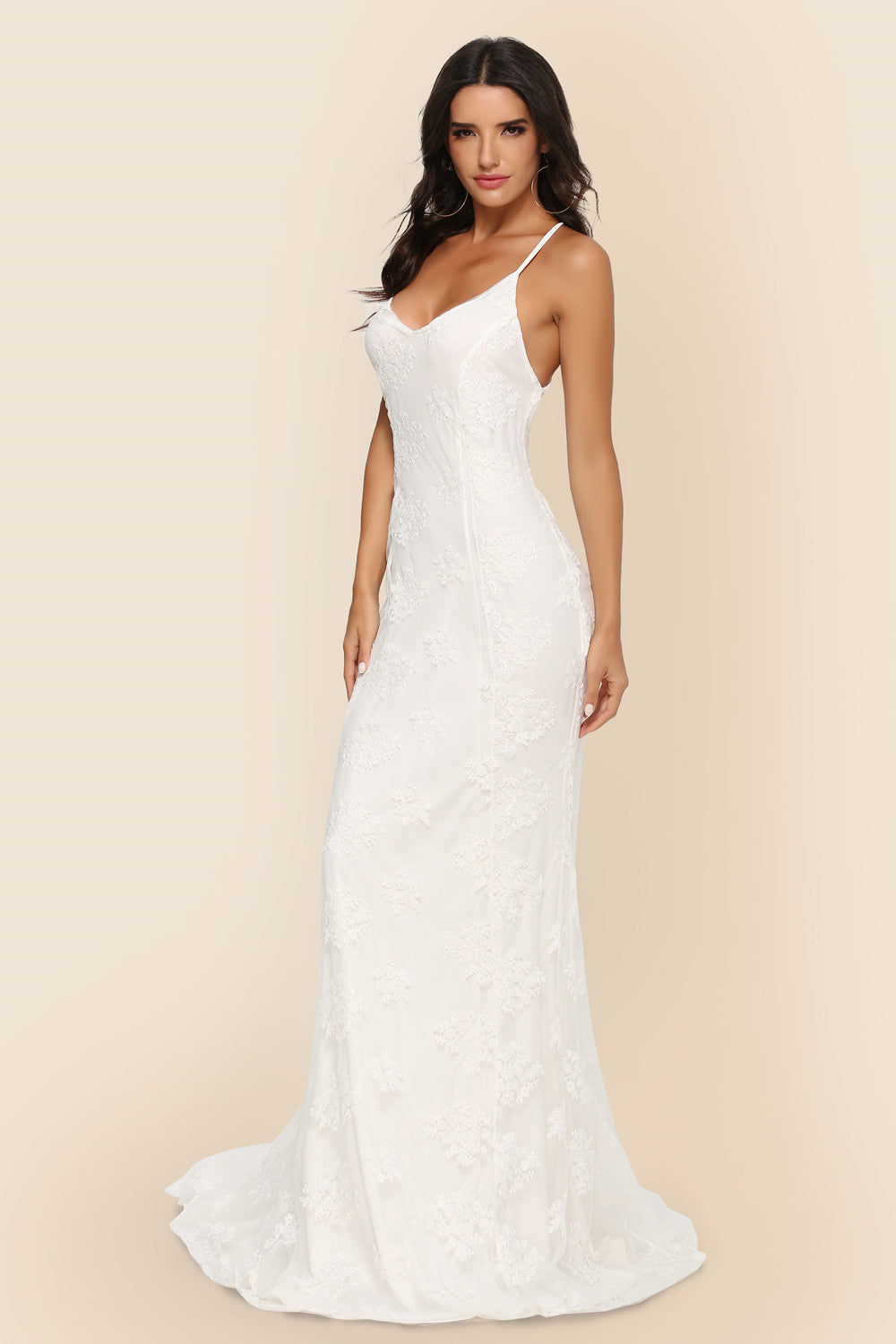 V-neck Large Trailing Wedding Dress with Elegant Embroidery Detail