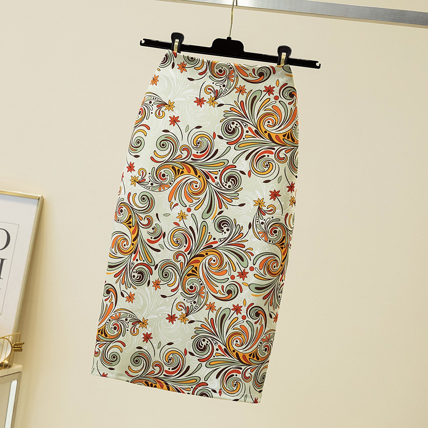 Pencil Skirt with Elegant Printed Design for a Chic Look