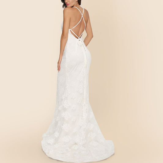 V-neck Large Trailing Wedding Dress with Elegant Embroidery Detail