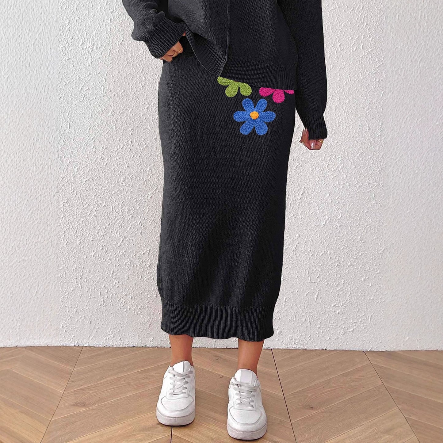 Mid-length Skirt with Elegant Embroidered Flower Design