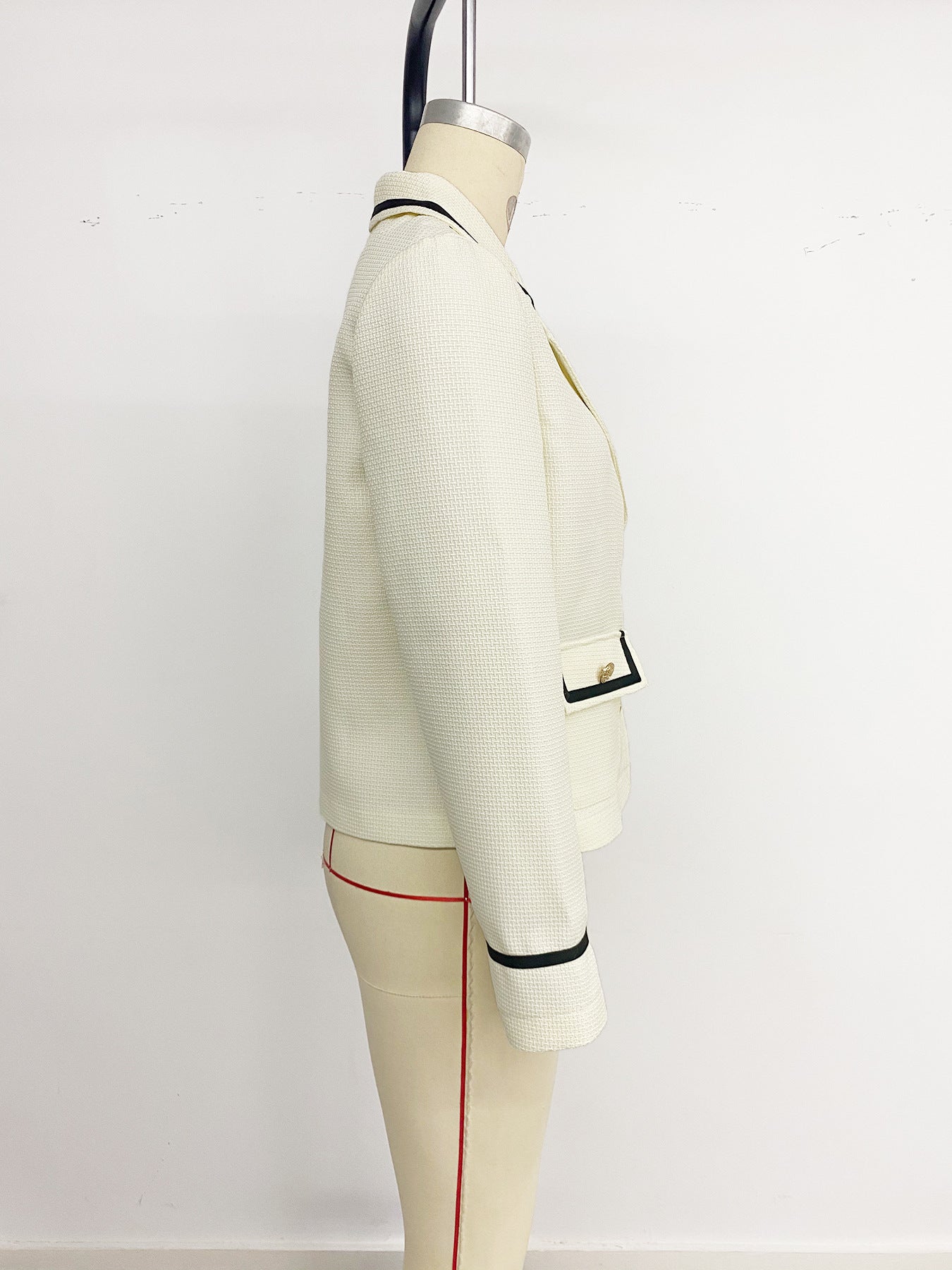 Chanel Style Suit Coat with Elegant Design for a Sophisticated Look