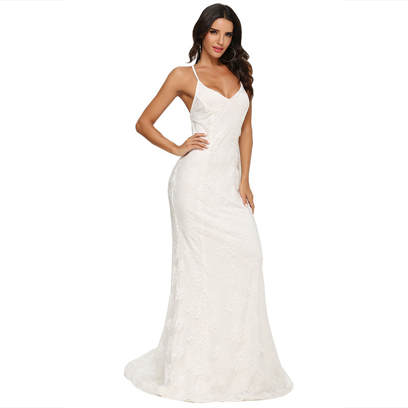 V-neck Large Trailing Wedding Dress with Elegant Embroidery Detail