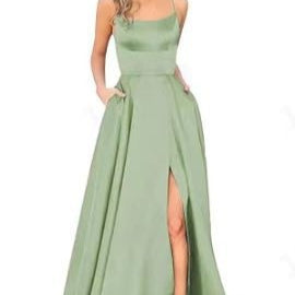 Bridesmaid Dress with Slimming Fit and Shoulder Hollow Design
