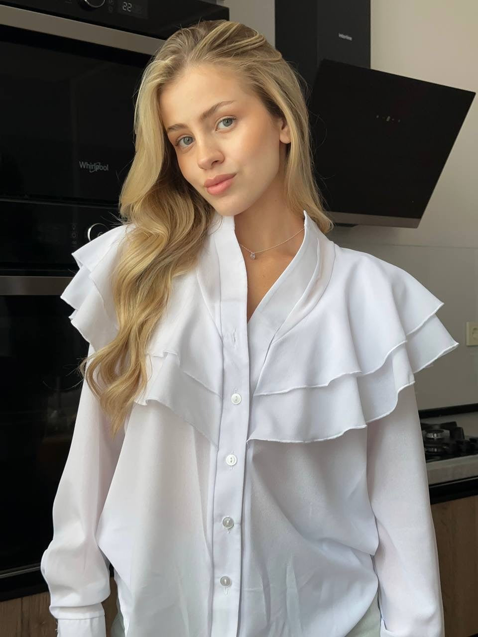 Chiffon Casual Lotus Leaf V-neck Blouse with Loose Fit Style