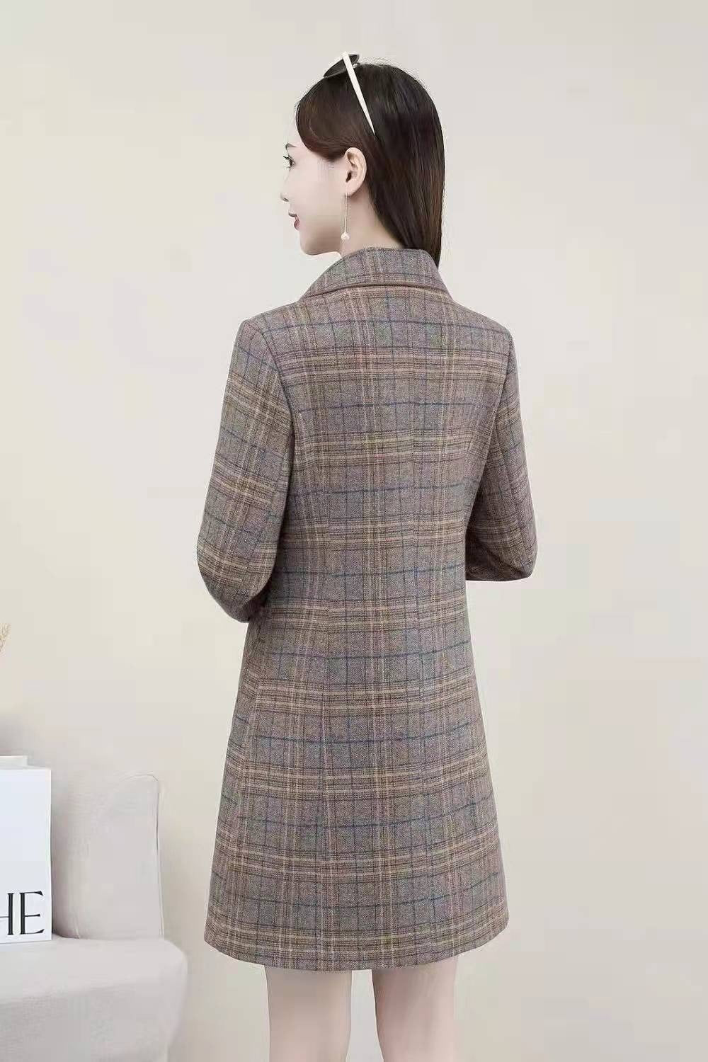 Plaid Woolen Coat with Casual Japanese Style for Autumn Wear