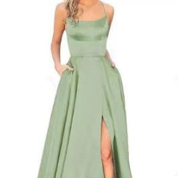 Bridesmaid Dress with Slimming Fit and Shoulder Hollow Design