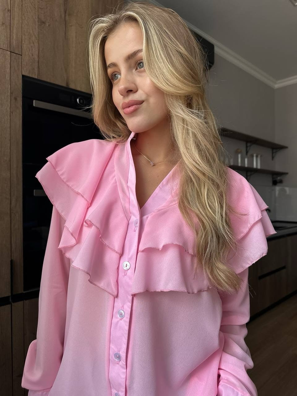 Chiffon Casual Lotus Leaf V-neck Blouse with Loose Fit Style