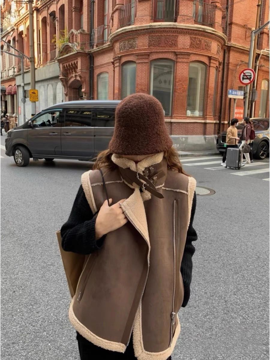 Berber Fleece Motorcycle Vest with Stylish Western Design