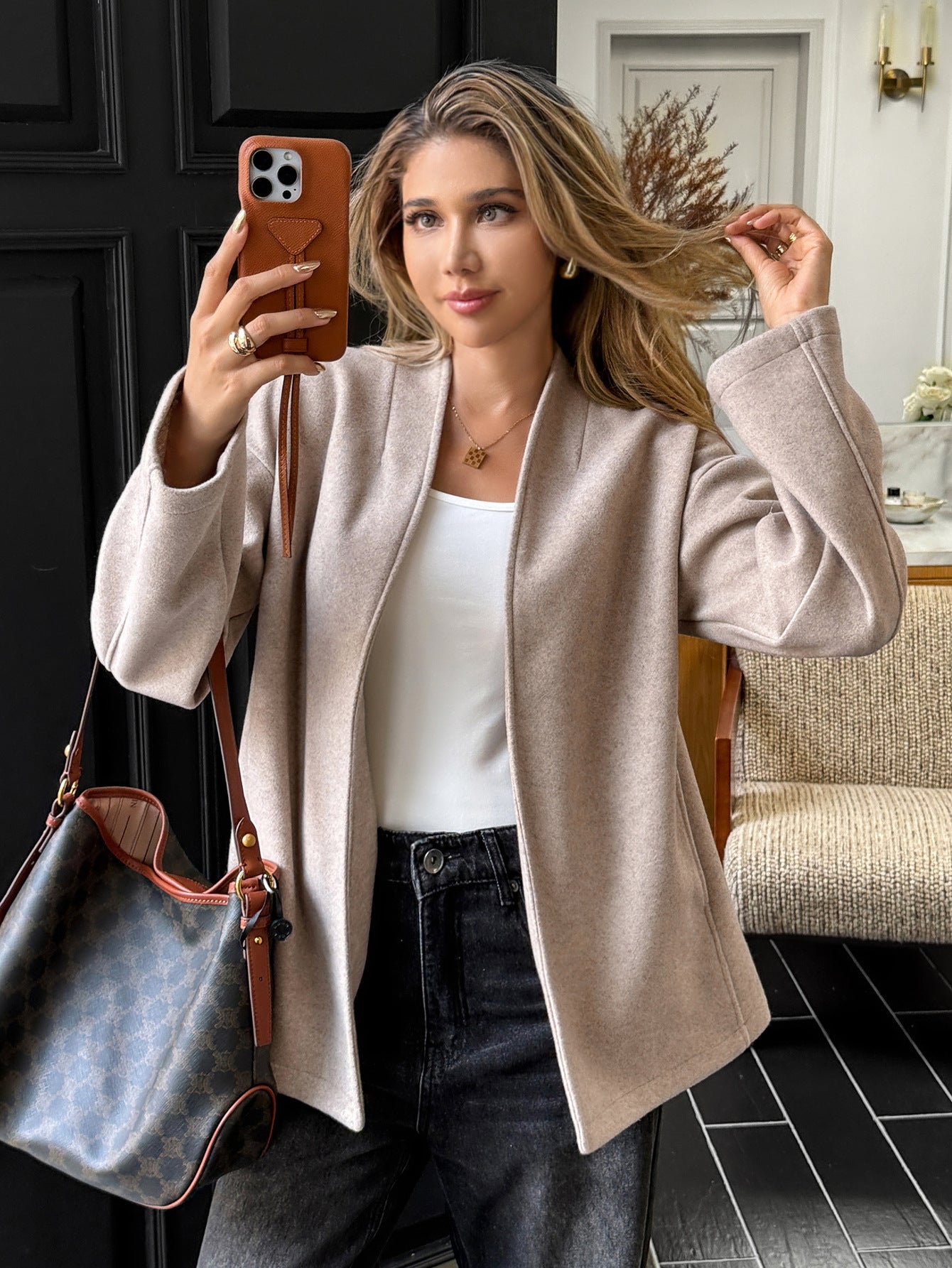 Long Sleeve Coat with Slim Fit Design for Stylish Outerwear