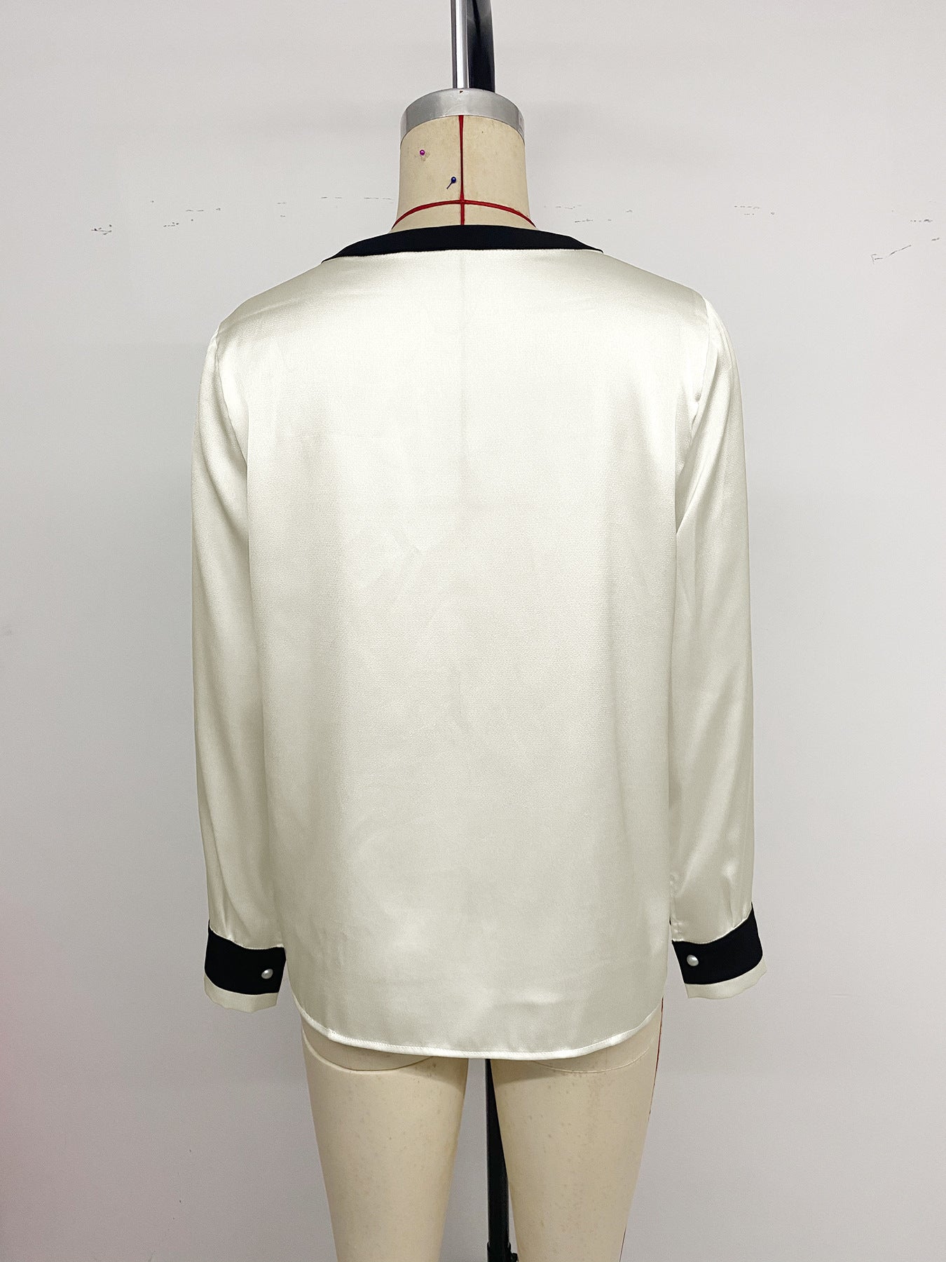 Pearl Button Deep V-neck Color-block Blouse for Elegant Style