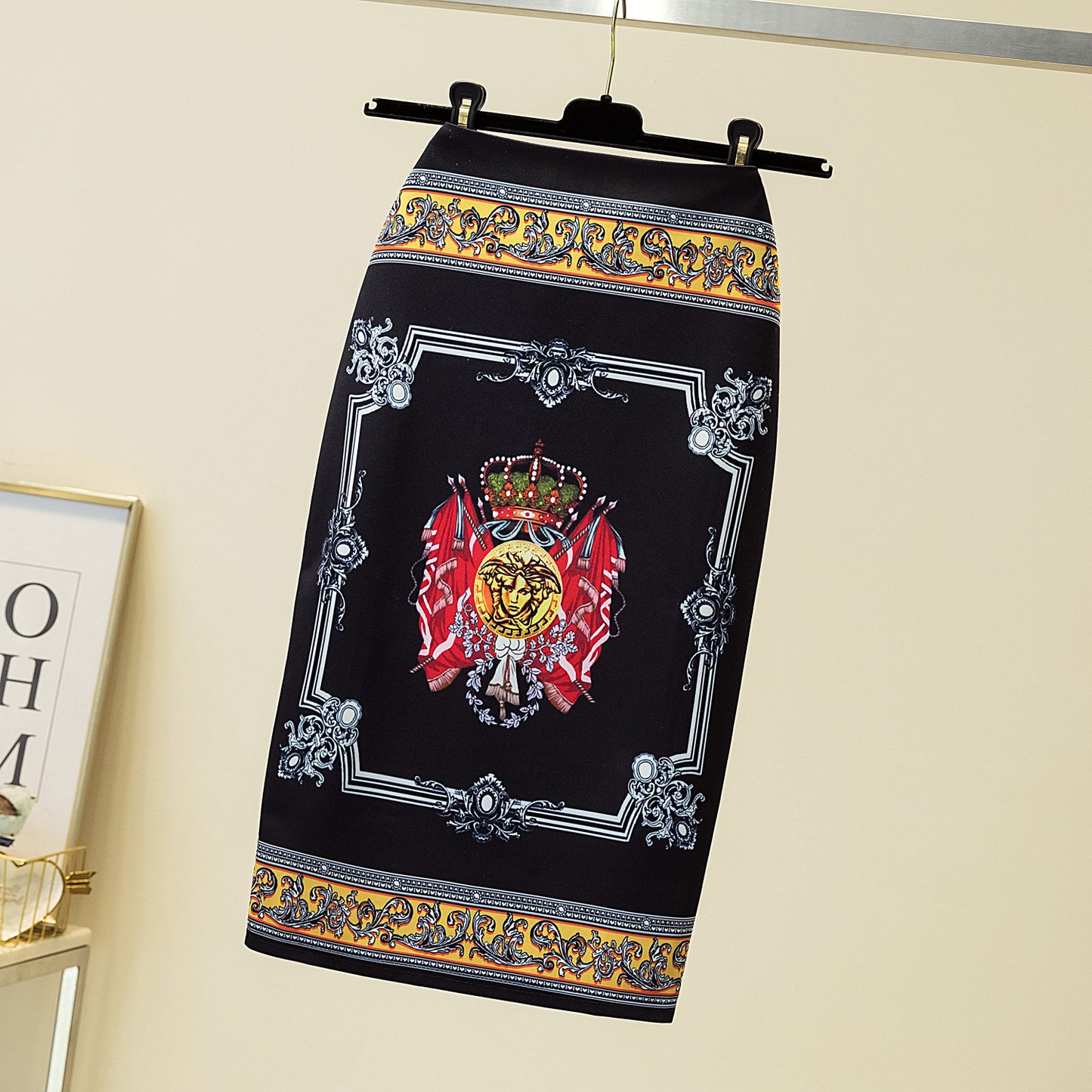 Pencil Skirt with Elegant Printed Design for a Chic Look