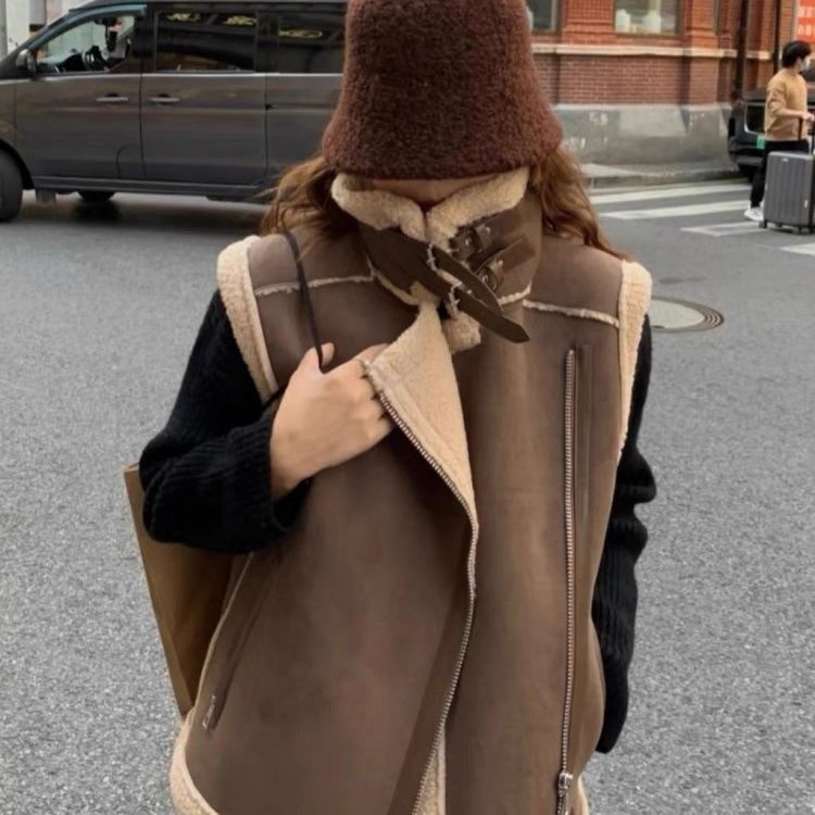 Berber Fleece Motorcycle Vest with Stylish Western Design