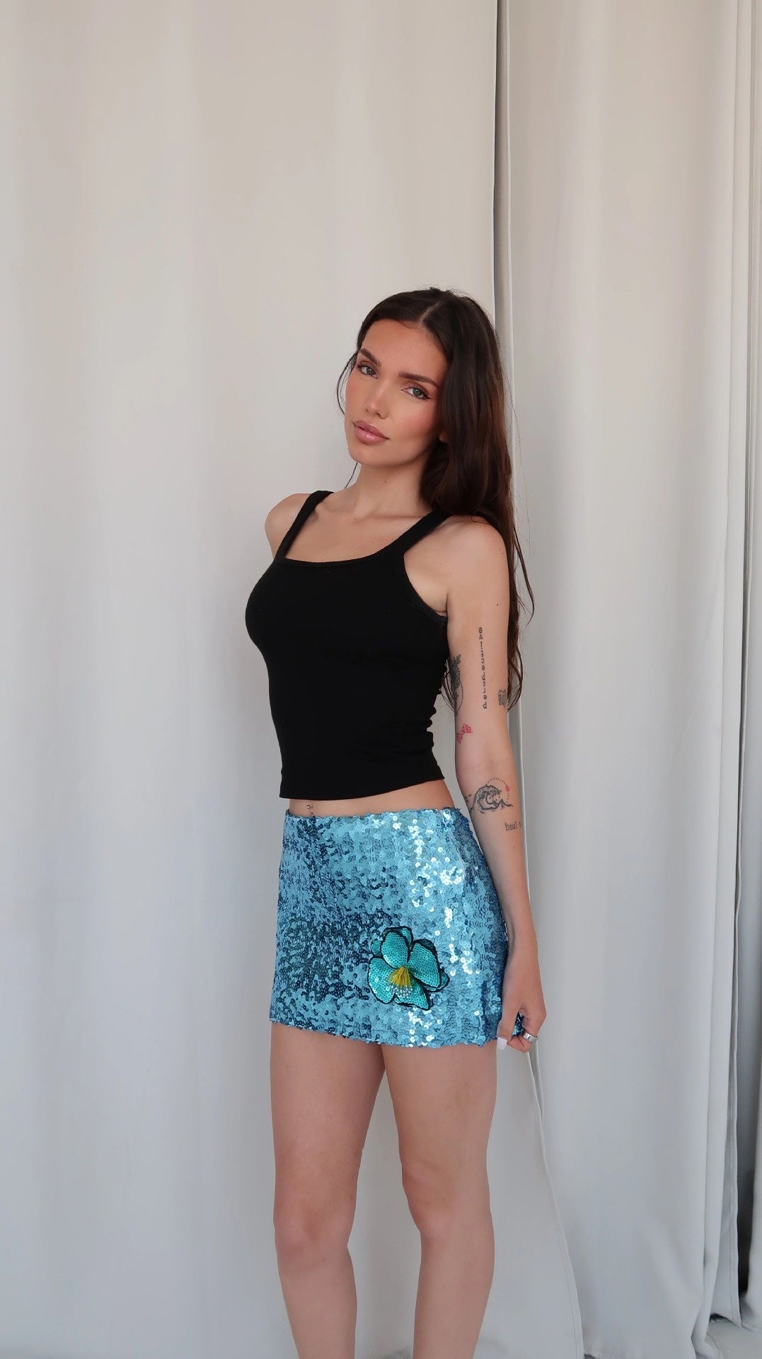 High Waist Miniskirt with Sequined Bow Decoration for a Flirty Look