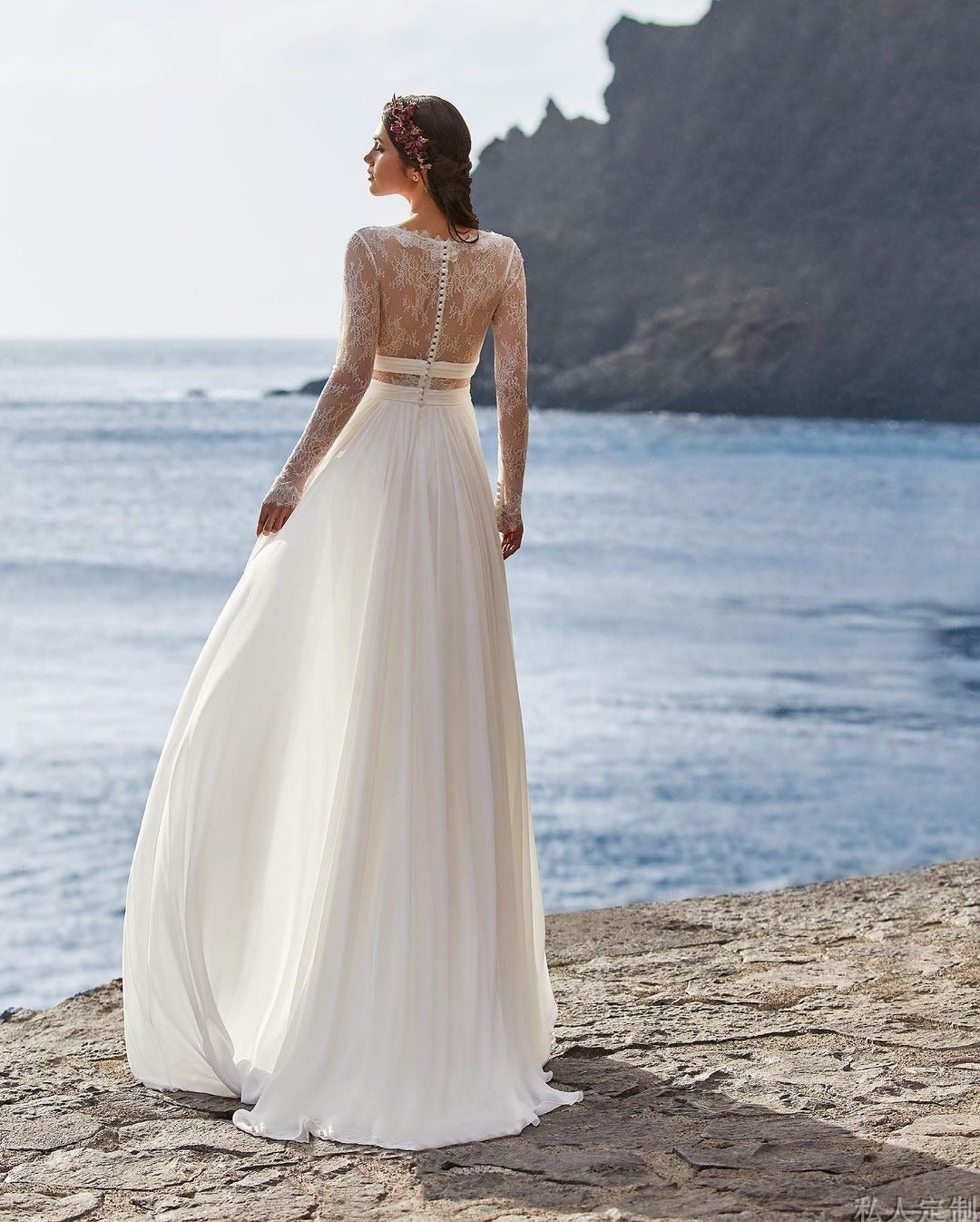 Backless Dress with High Waist Design for Beach Vacations