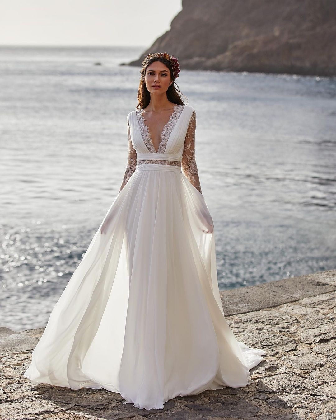 Backless Dress with High Waist Design for Beach Vacations