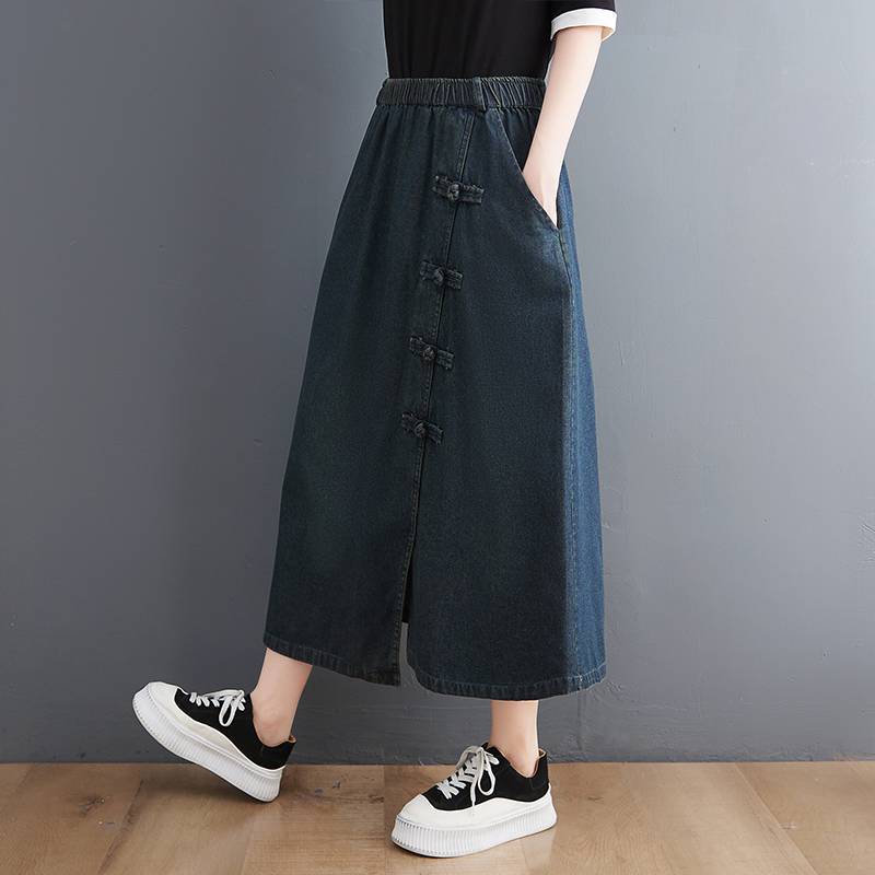 Artistic Retro Denim Skirt with Button Detail for Chic Looks