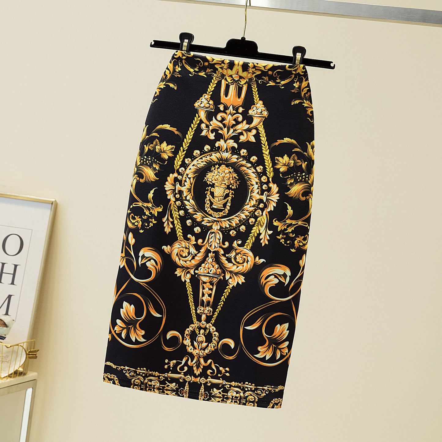 Pencil Skirt with Elegant Printed Design for a Chic Look