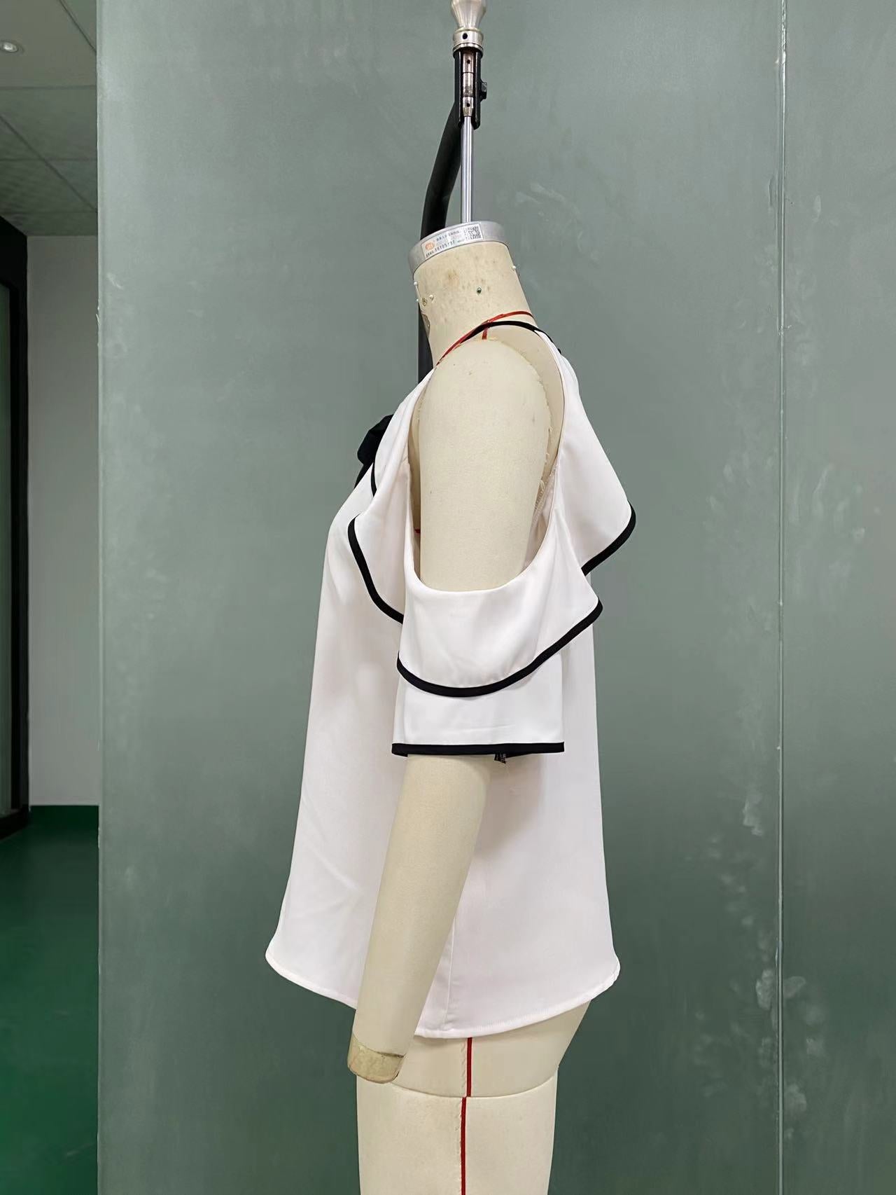 Short-sleeved Bow Collar Pullover Shirt with Stylish Design