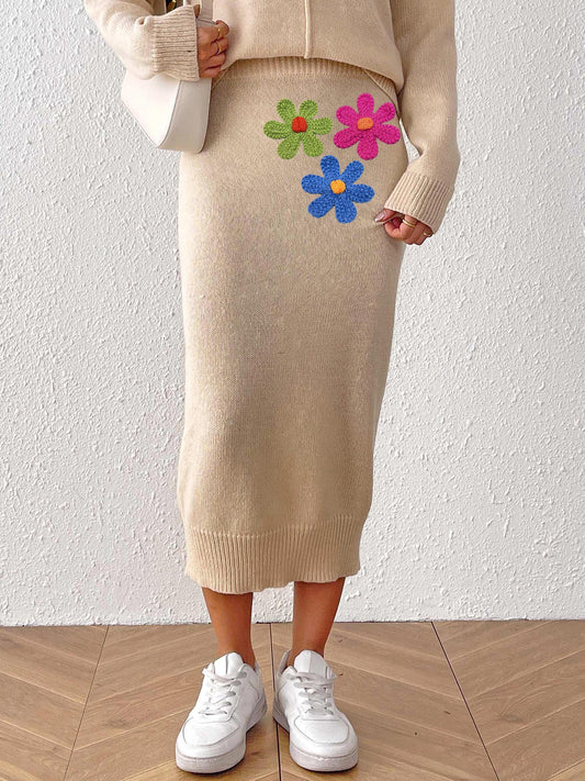 Mid-length Skirt with Elegant Embroidered Flower Design