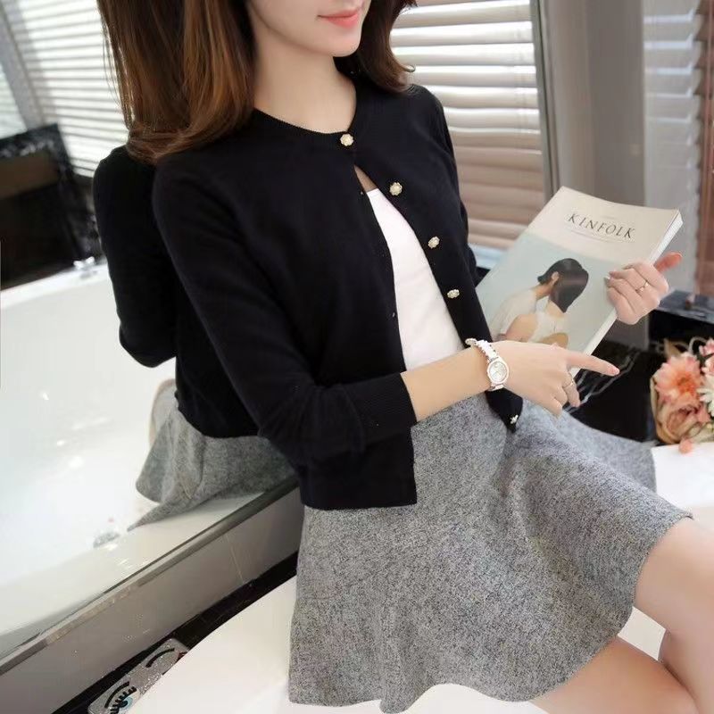 Knitted Cardigan with Long Sleeve and Round Neck Design