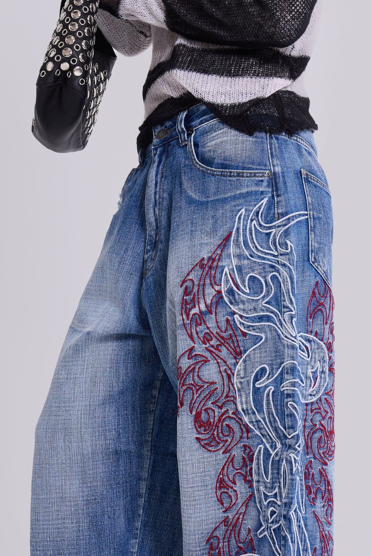 Wide Leg Jeans with Embroidery Detail for Trendy Street Fashion