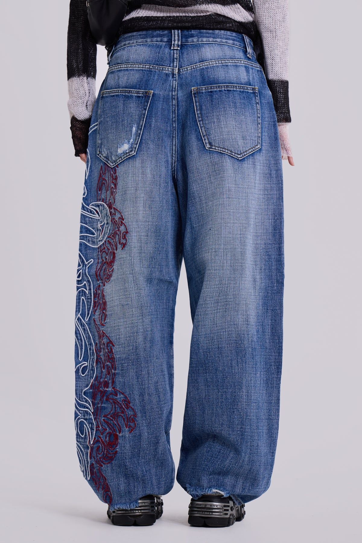 Wide Leg Jeans with Embroidery Detail for Trendy Street Fashion