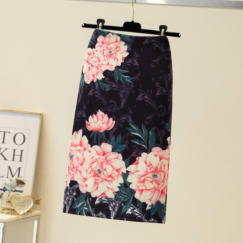 Pencil Skirt with Elegant Printed Design for a Chic Look