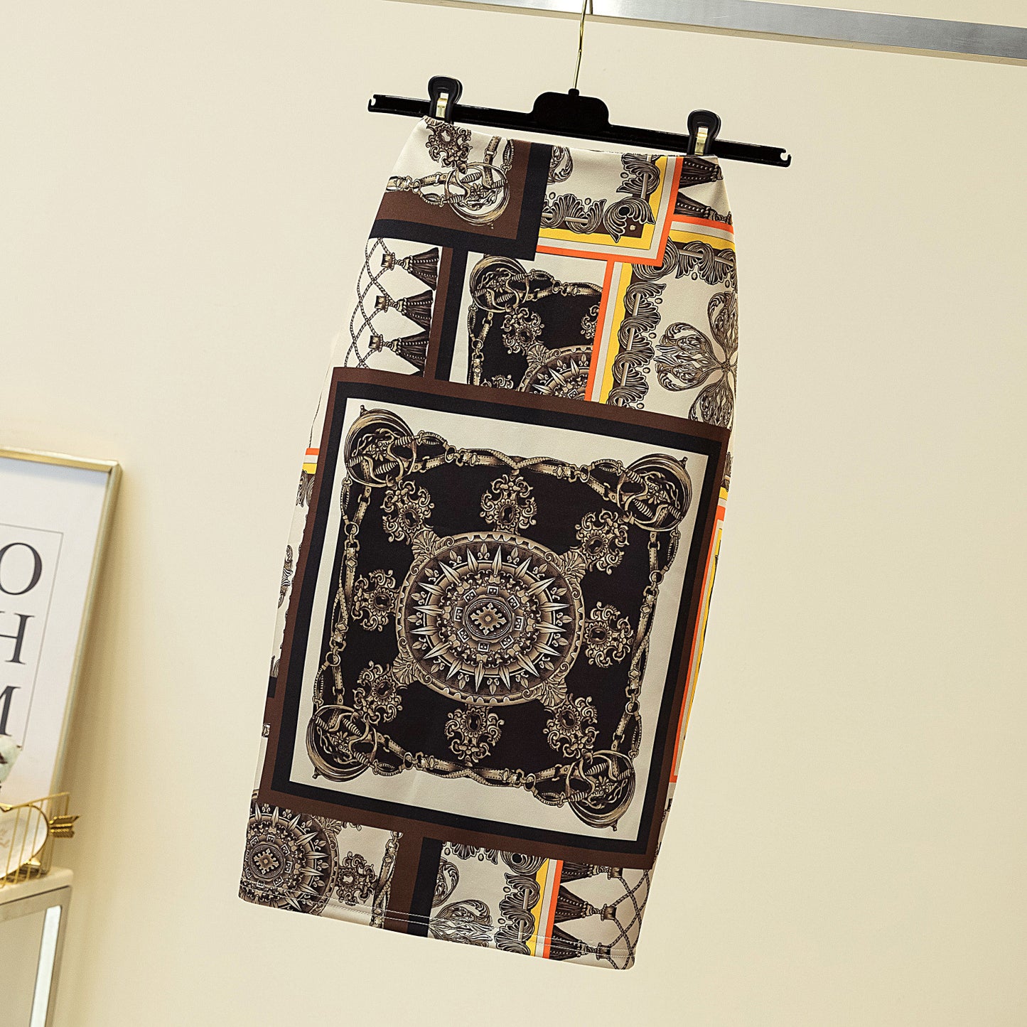 Pencil Skirt with Elegant Printed Design for a Chic Look