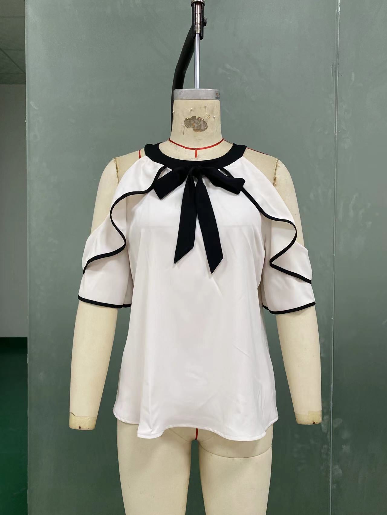 Short-sleeved Bow Collar Pullover Shirt with Stylish Design