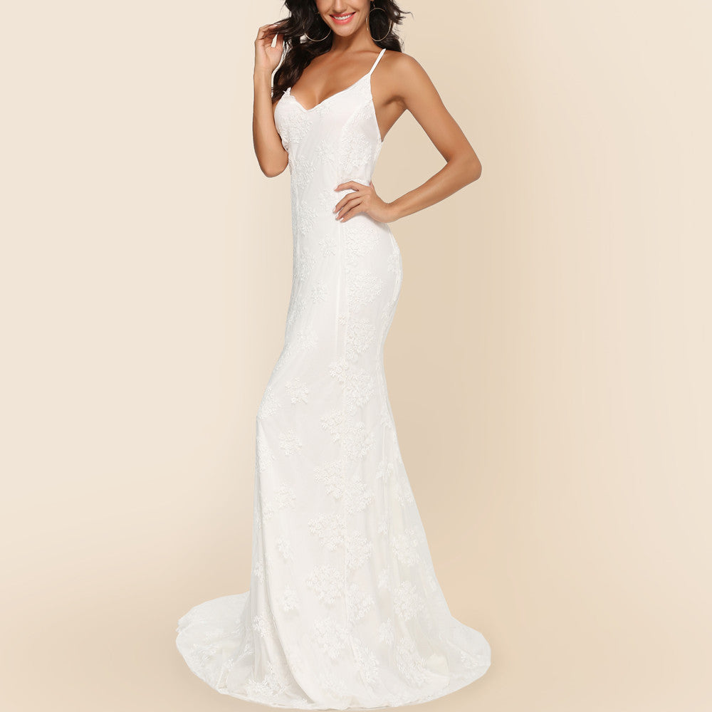 V-neck Large Trailing Wedding Dress with Elegant Embroidery Detail