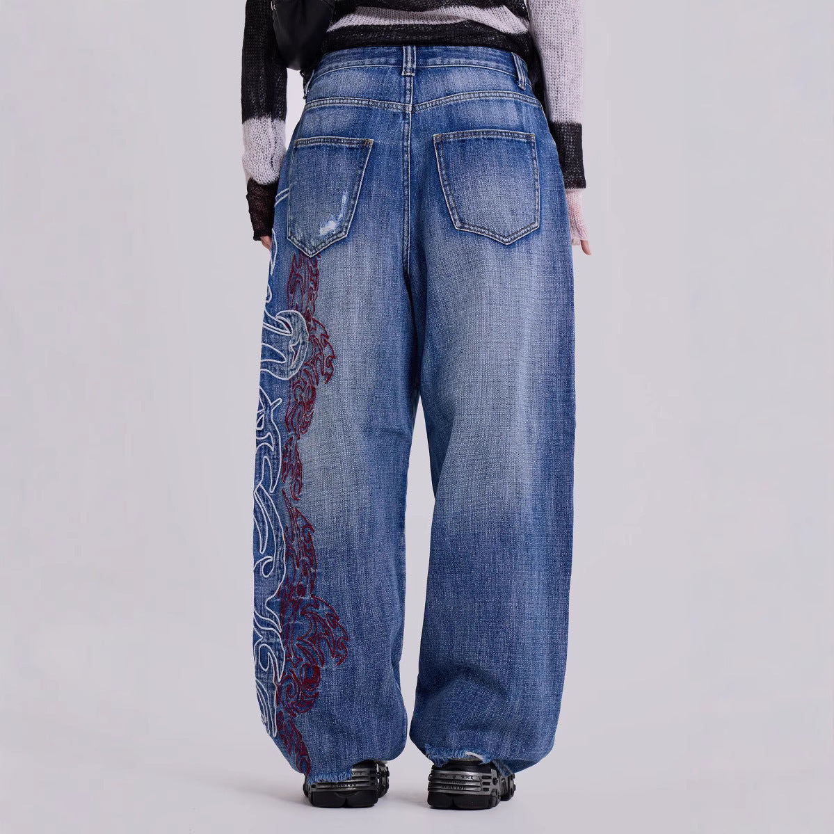 Wide Leg Jeans with Embroidery Detail for Trendy Street Fashion
