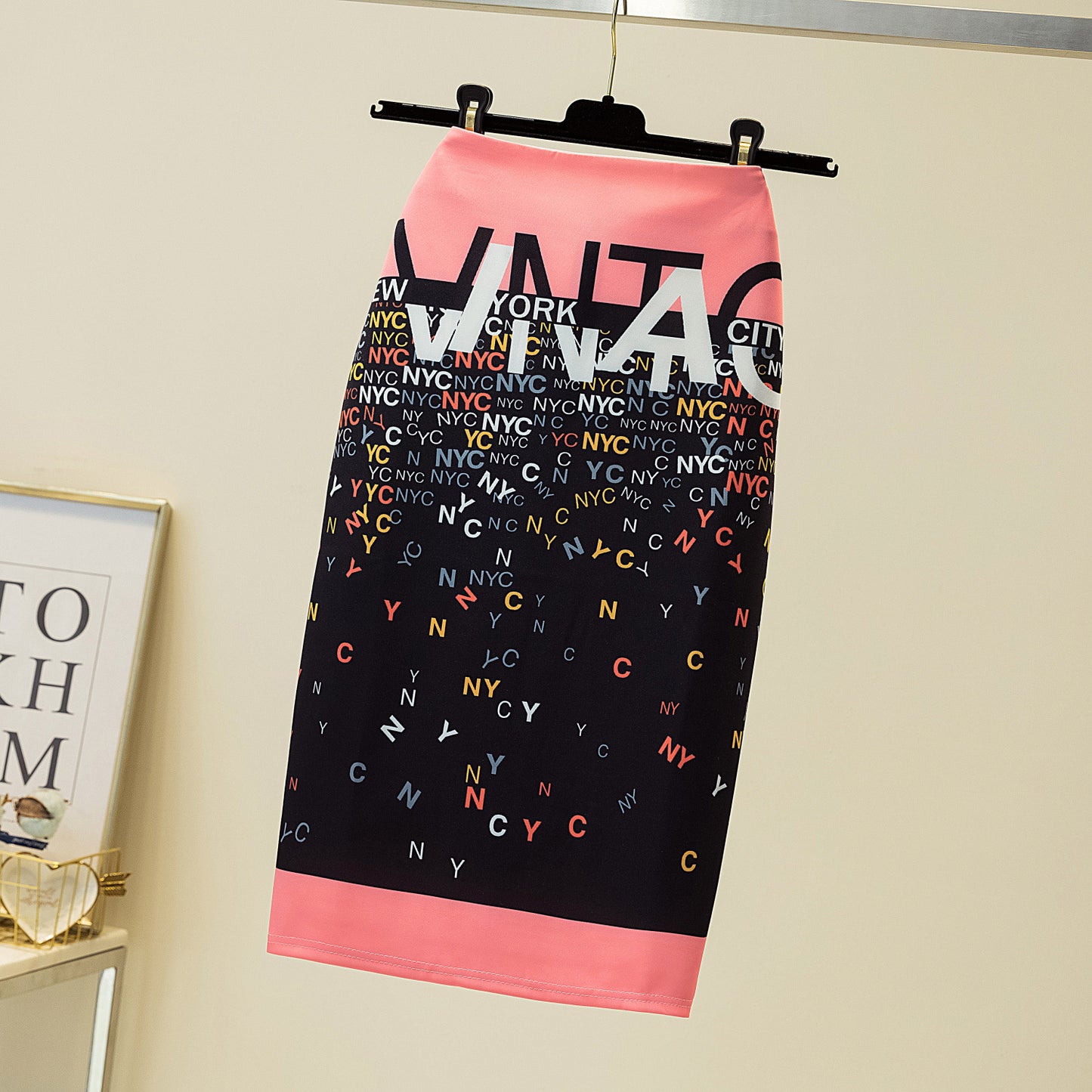 Pencil Skirt with Elegant Printed Design for a Chic Look