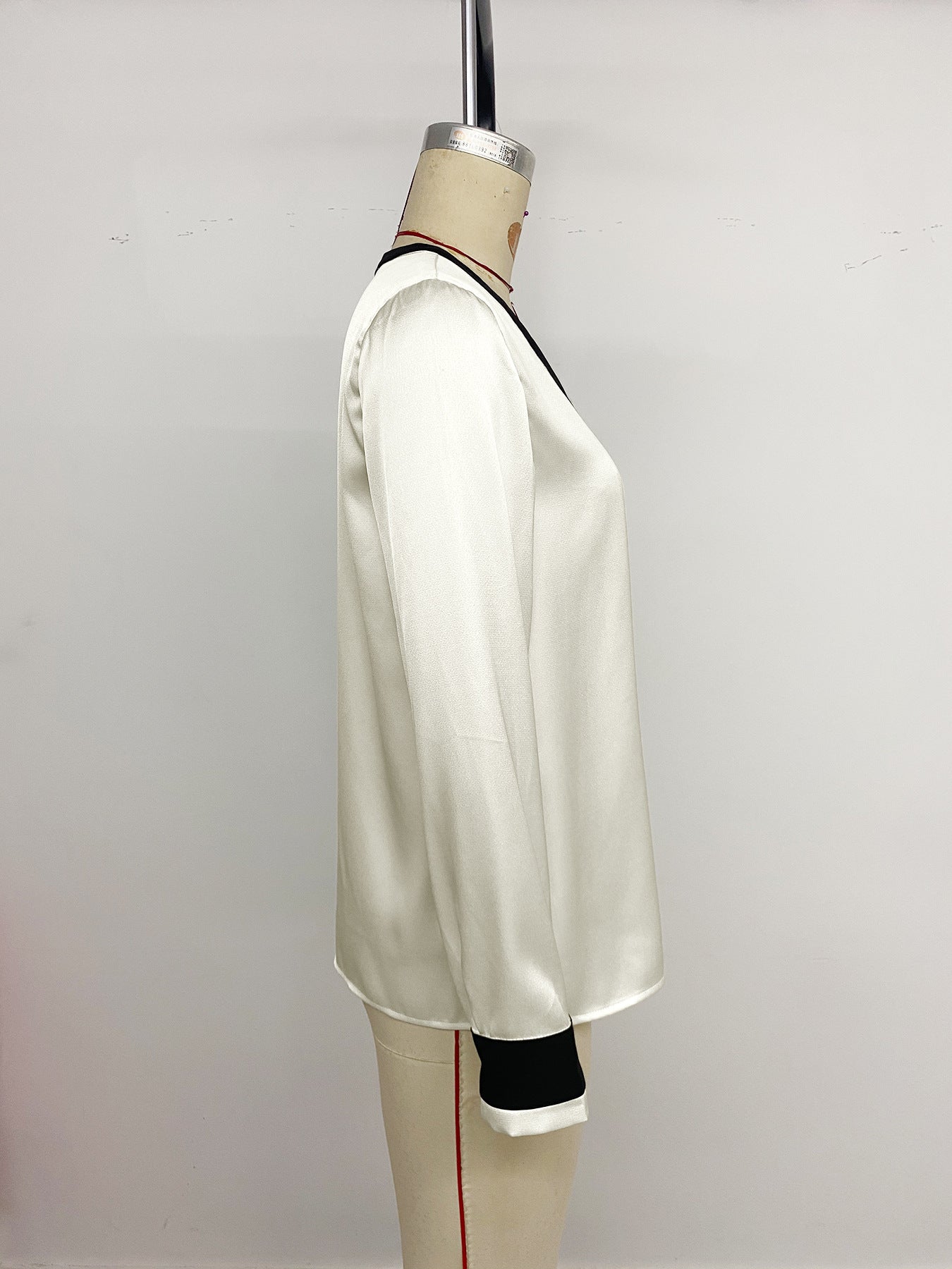 Pearl Button Deep V-neck Color-block Blouse for Elegant Style