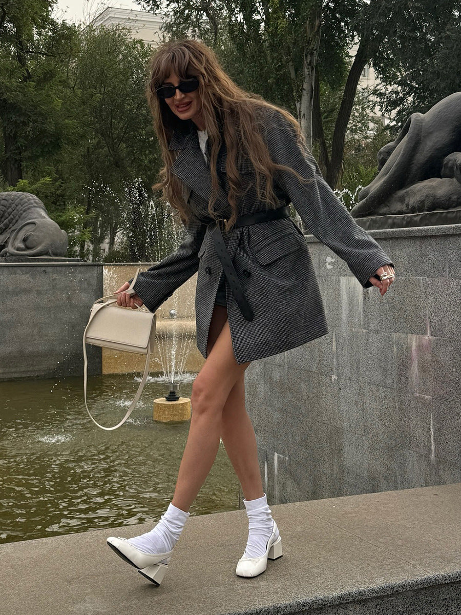 Mid-length Double-breasted Coat with Classic British Style