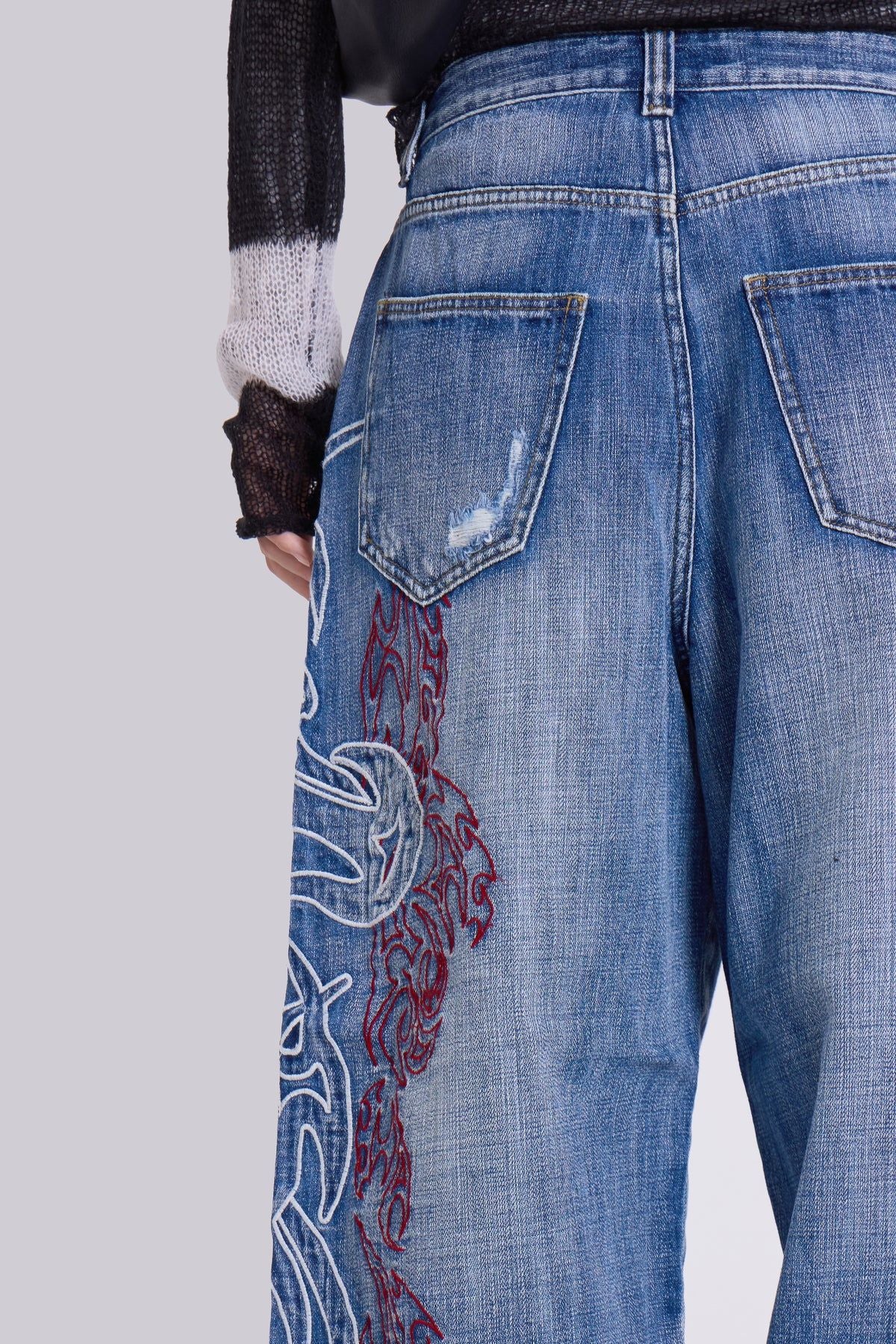 Wide Leg Jeans with Embroidery Detail for Trendy Street Fashion