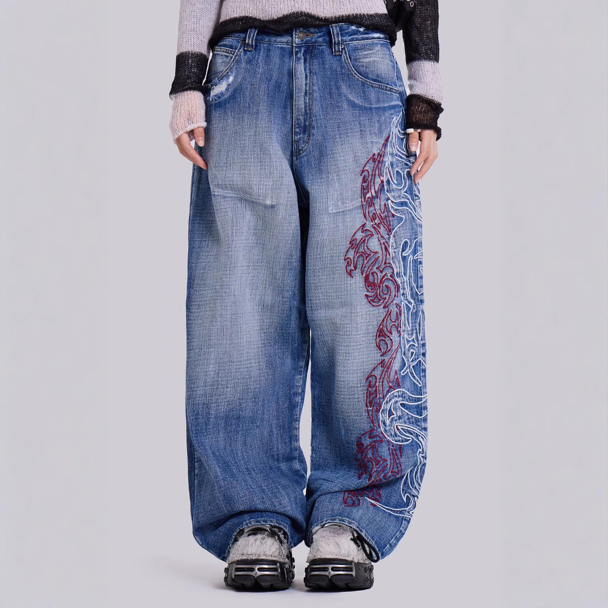 Wide Leg Jeans with Embroidery Detail for Trendy Street Fashion