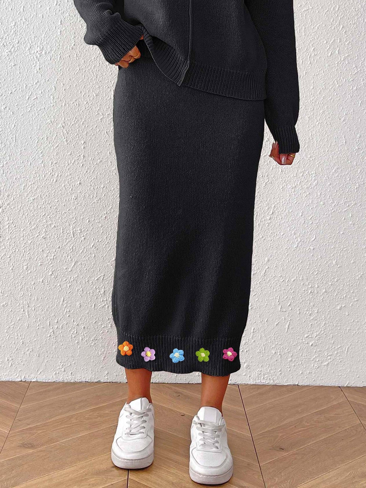 Crocheted Decorative Skirt with Unique Three-Dimensional Flower Design