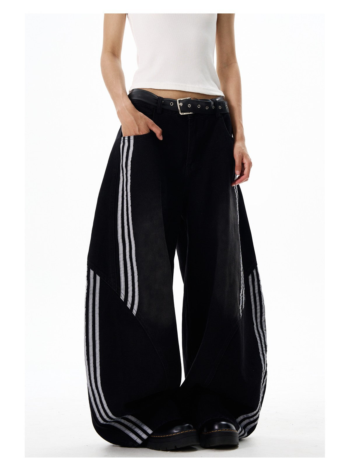 Retro Large Pocket Machete Jeans with Wide Leg Style