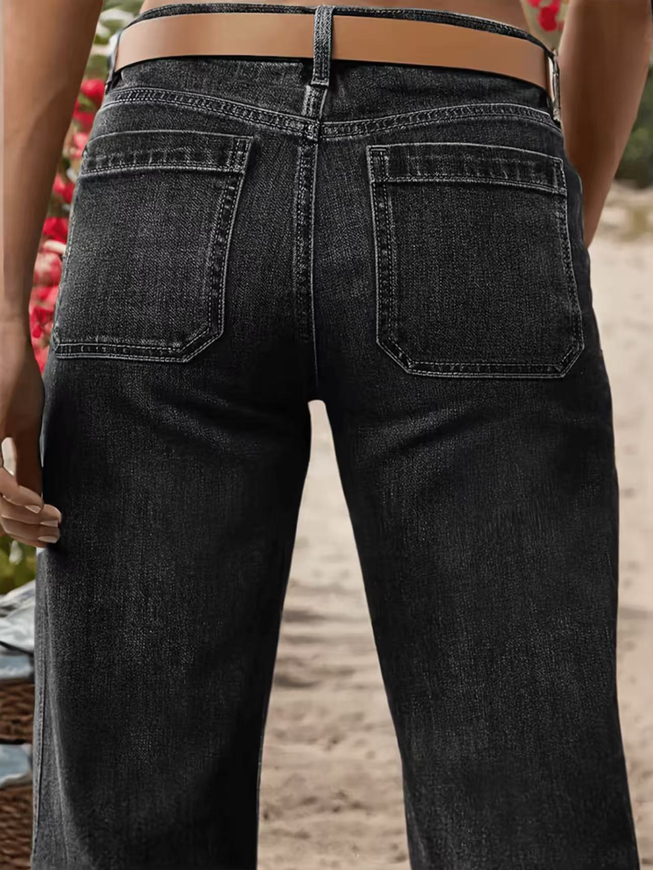 Jeans with High Elasticity for a Slimming and Comfortable Fit