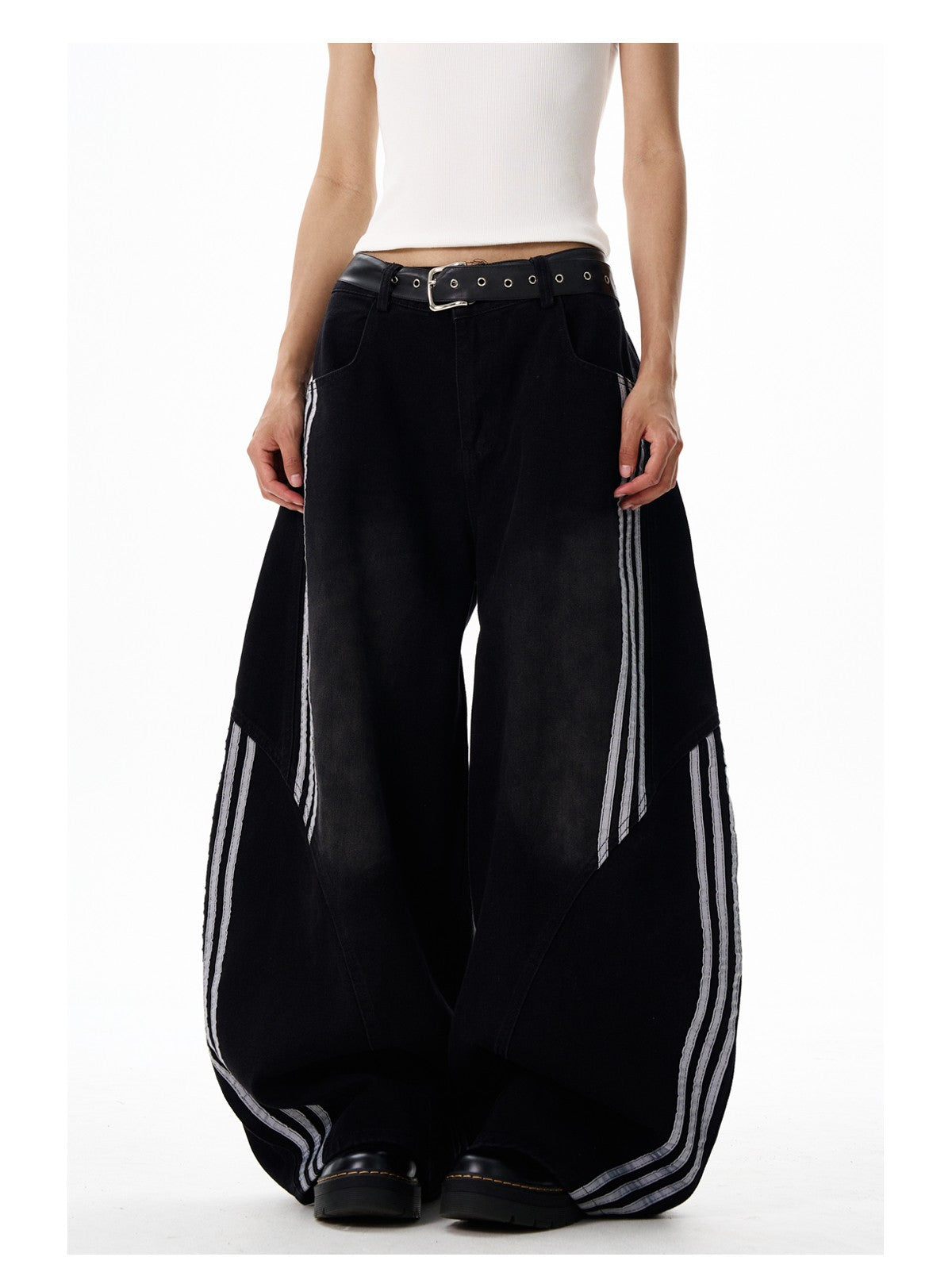 Retro Large Pocket Machete Jeans with Wide Leg Style