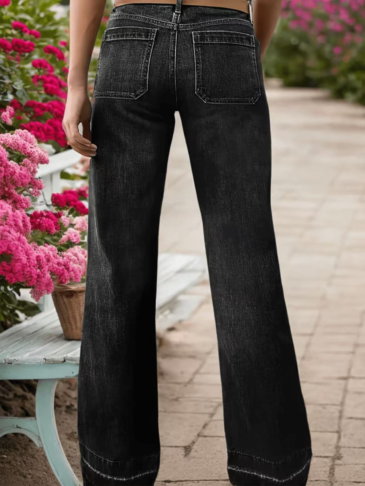 Jeans with High Elasticity for a Slimming and Comfortable Fit