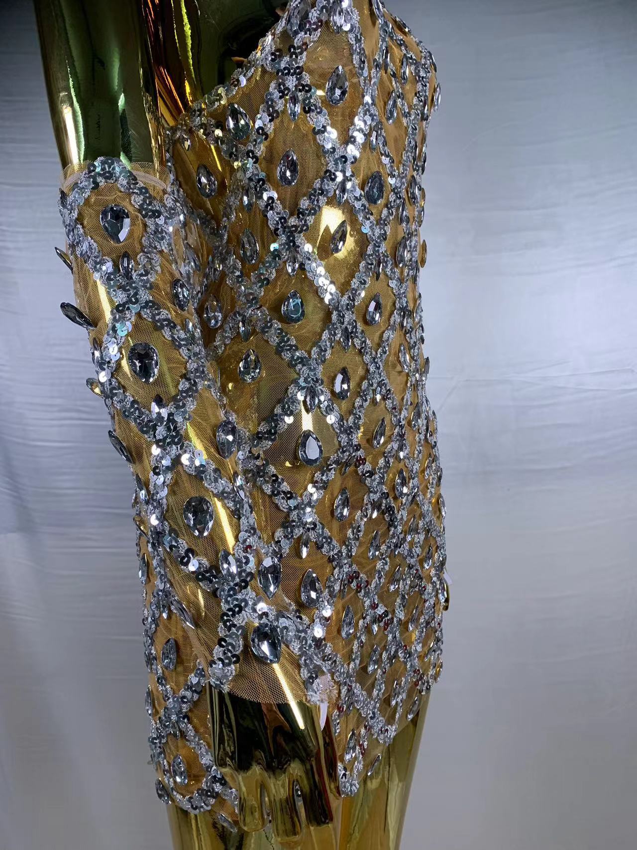 Rhinestone Plaid Sequined Gloves for a Stunning Evening Dress