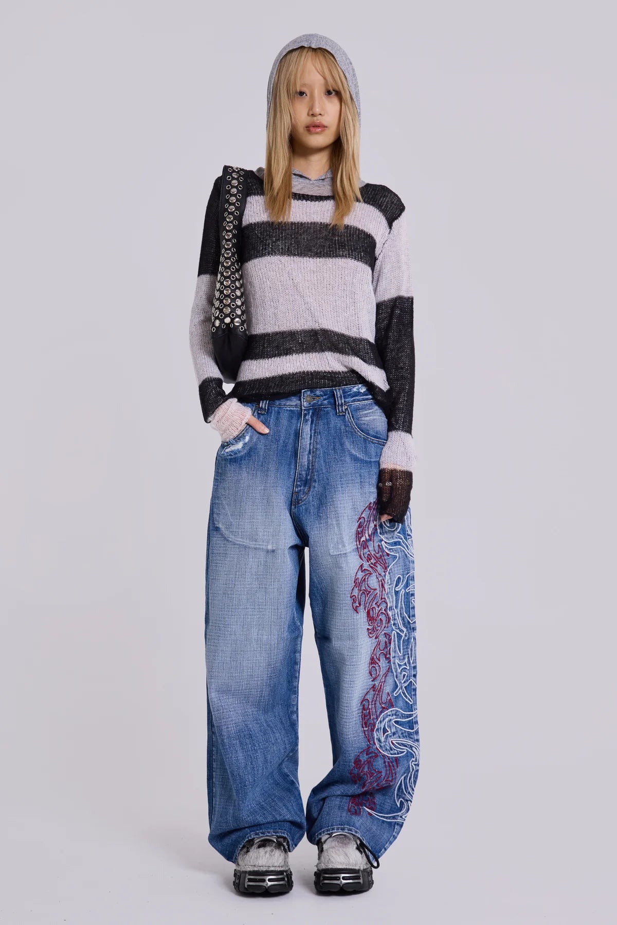 Wide Leg Jeans with Embroidery Detail for Trendy Street Fashion