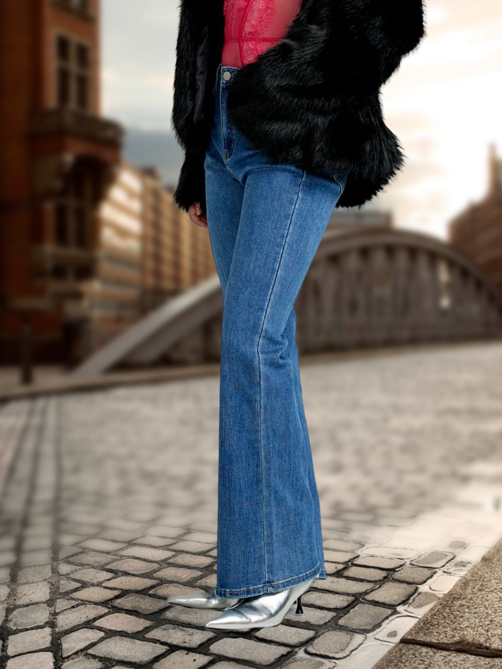 Mid-waist Retro Denim Bell-bottom Pants with Stretch Fabric Design