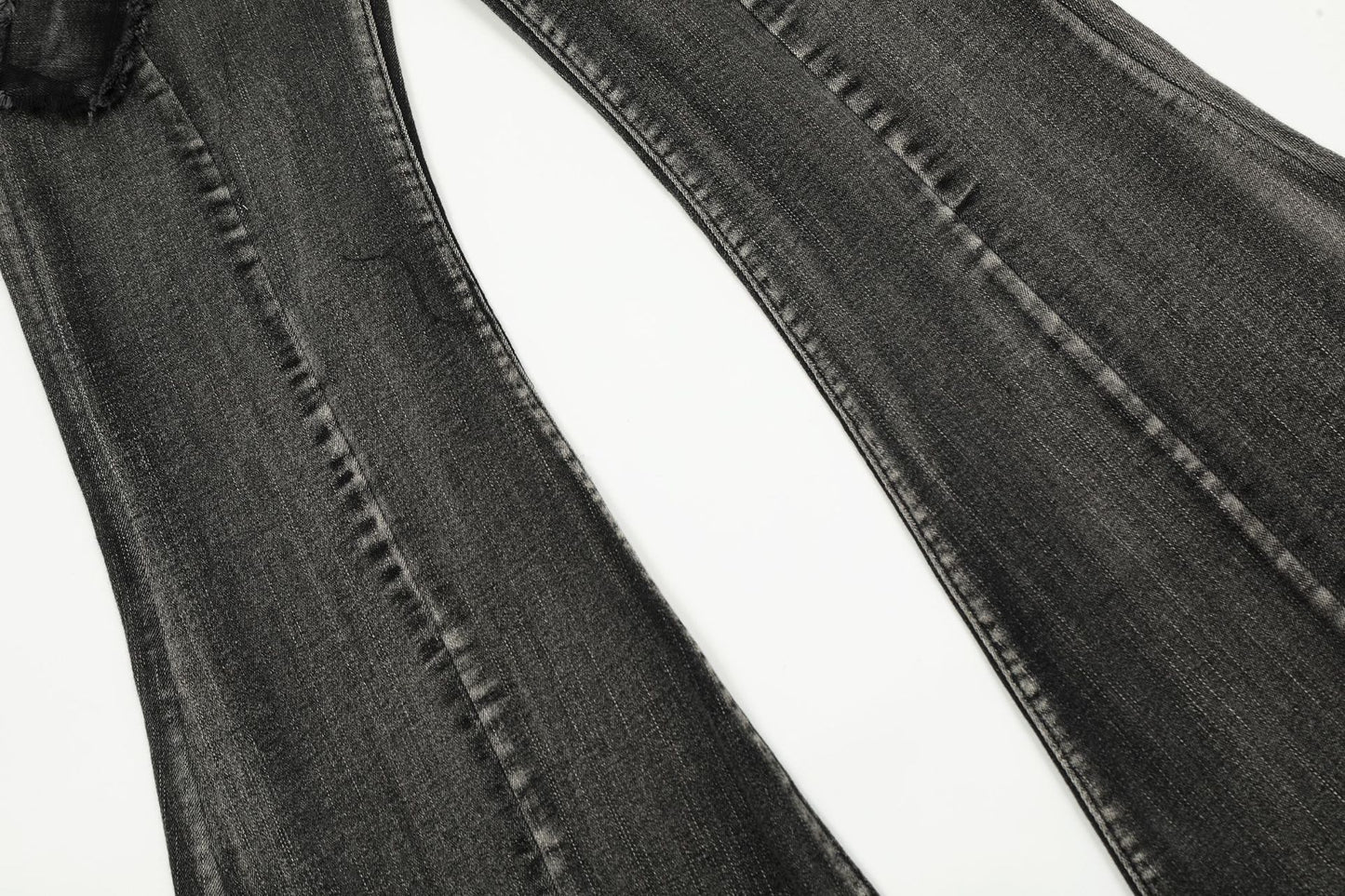 Flared Frayed Jeans with Stretchy Comfort for Effortless Style