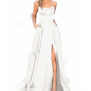 Bridesmaid Dress with Slimming Fit and Shoulder Hollow Design