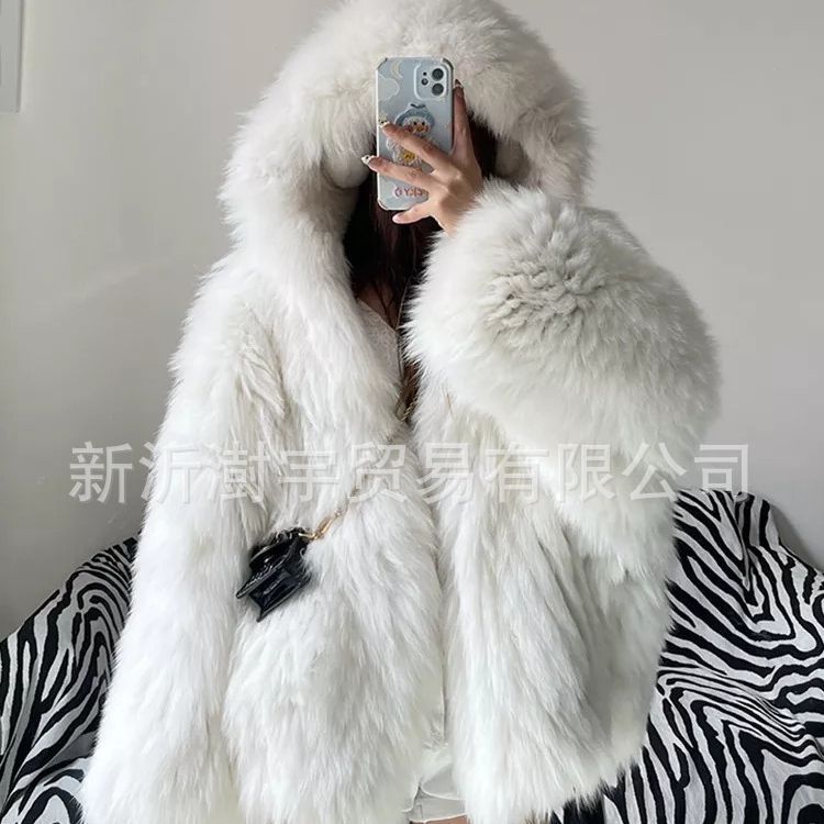 Fur Coat with Hooded Design for Stylish Winter Comfort