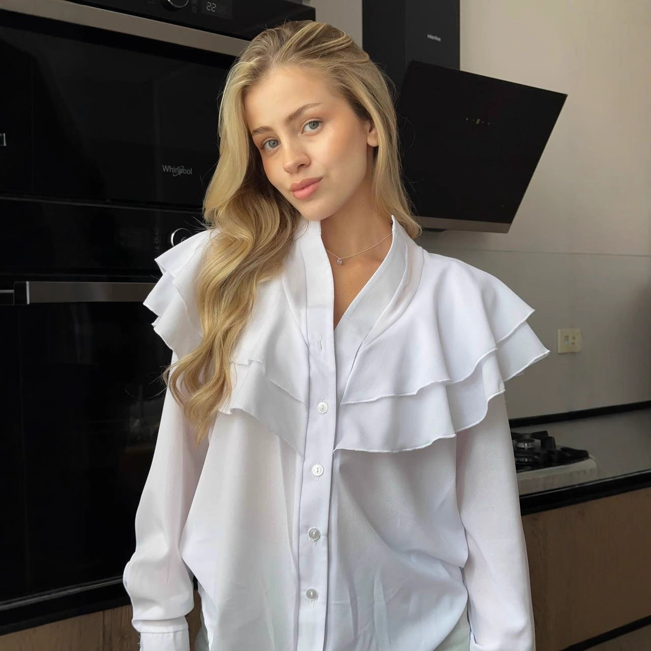 Chiffon Casual Lotus Leaf V-neck Blouse with Loose Fit Style