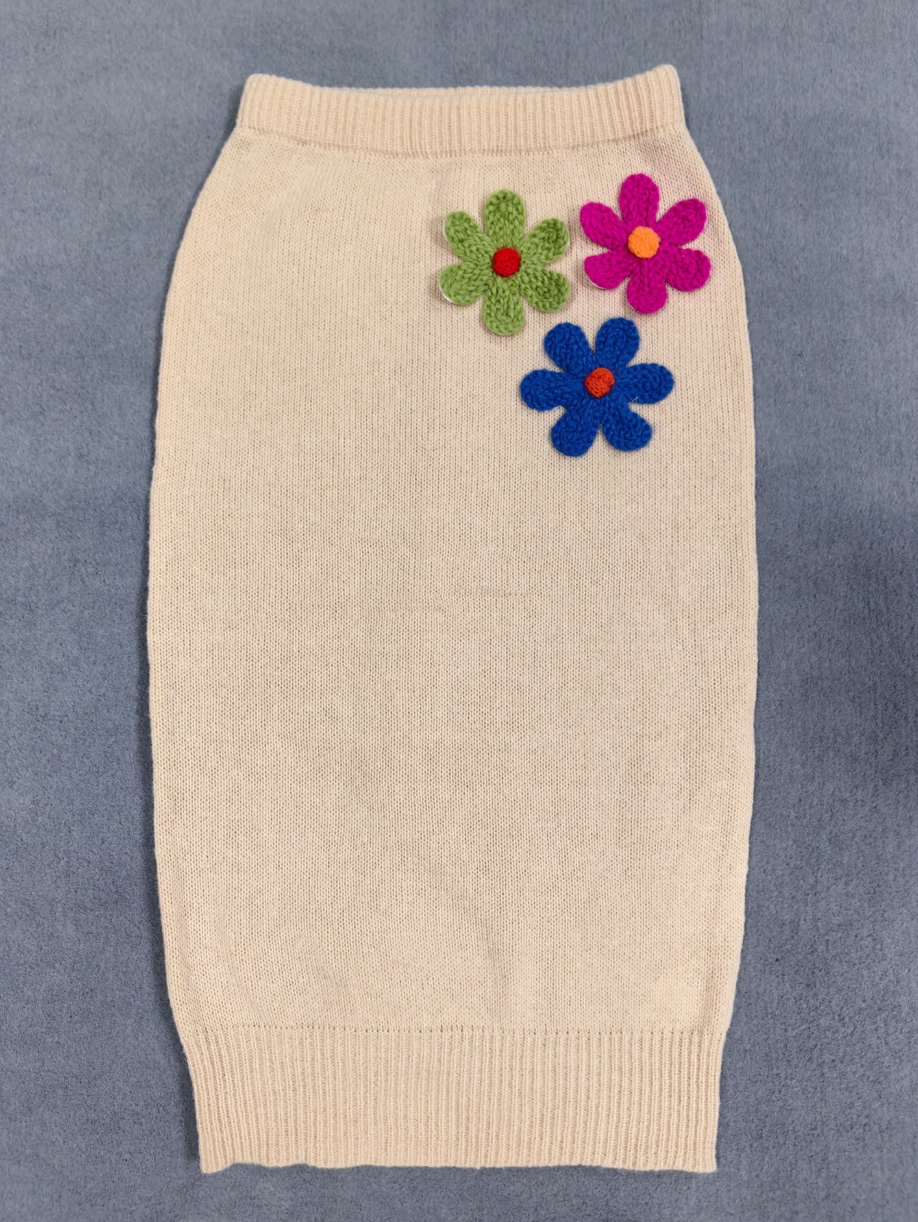 Mid-length Skirt with Elegant Embroidered Flower Design